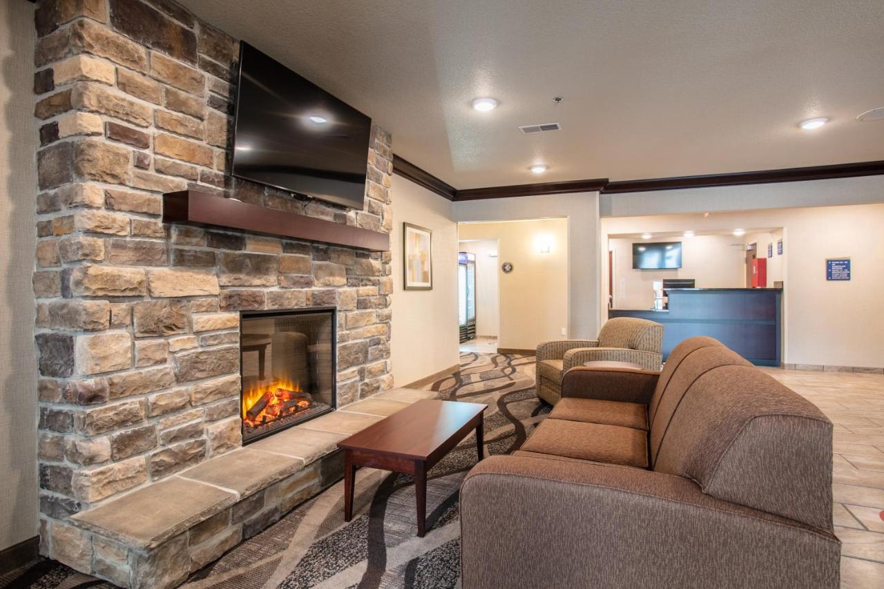Cobblestone Inn & Suites - Pine Bluffs Extérieur photo