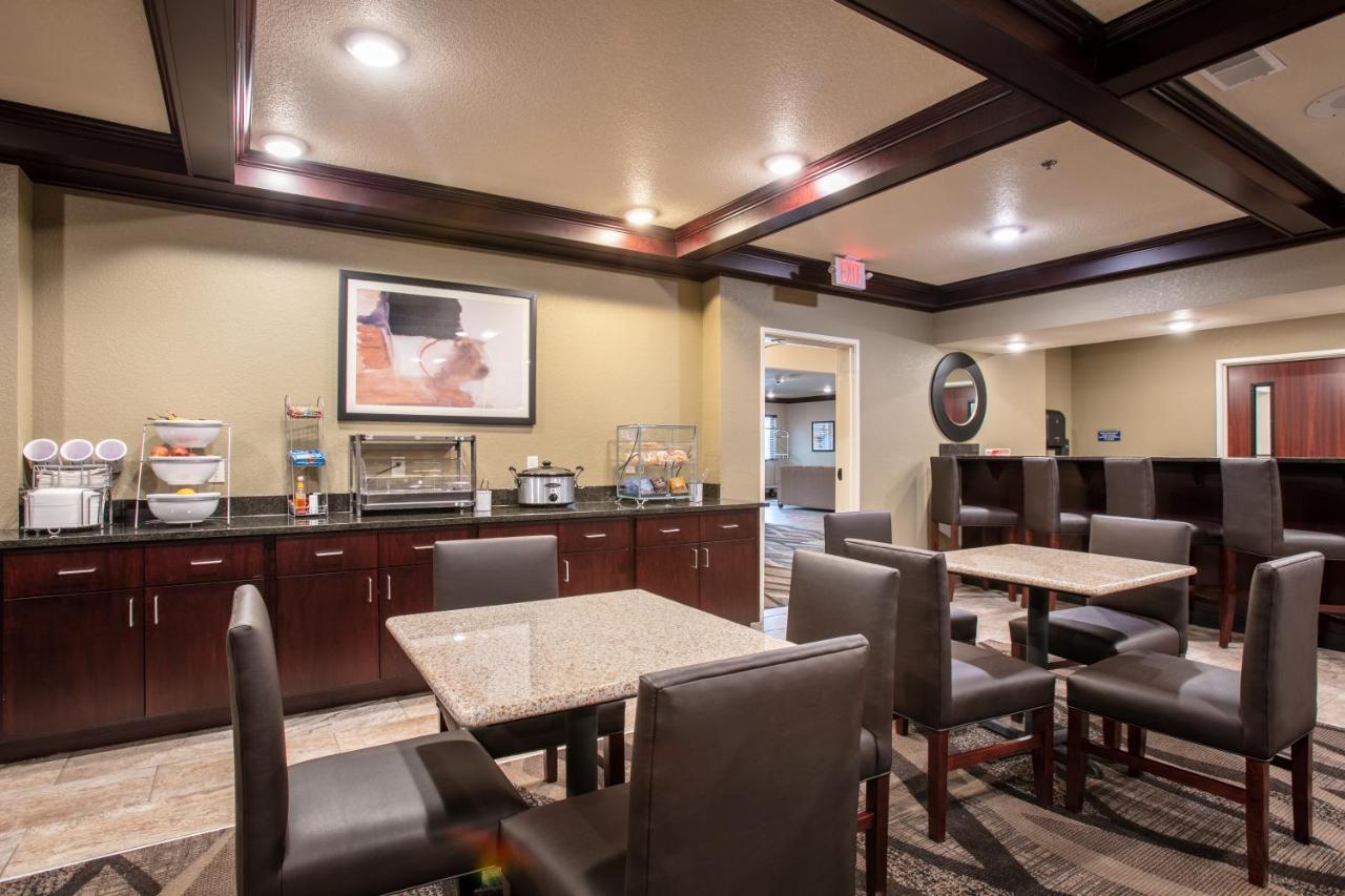 Cobblestone Inn & Suites - Pine Bluffs Extérieur photo