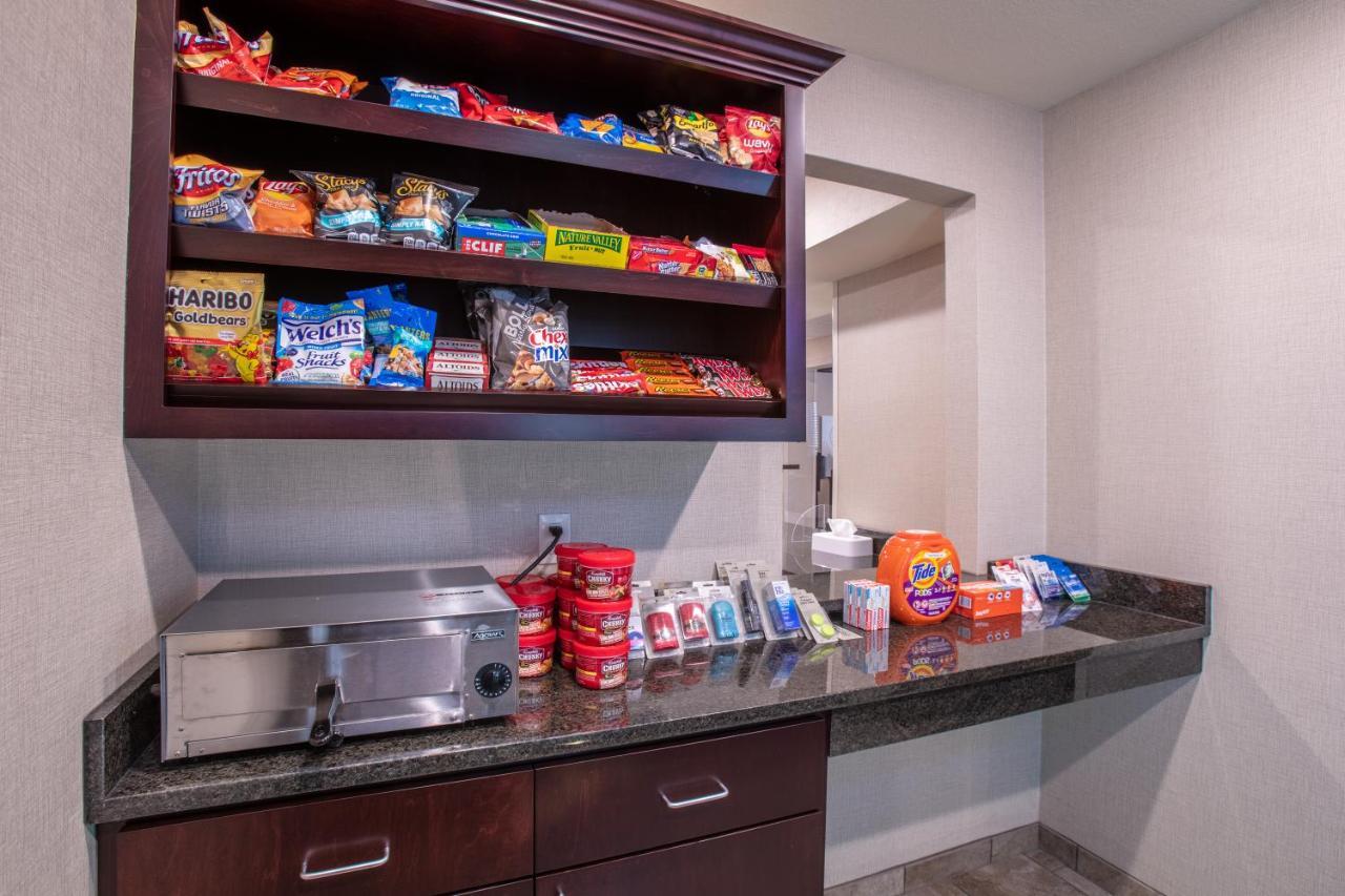 Cobblestone Inn & Suites - Pine Bluffs Extérieur photo